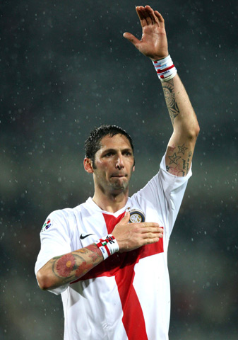 足球西甲主帅临场调整收获成效（足球西甲主帅临场变招见效）