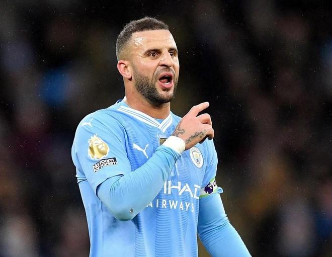 中超11月最佳球员候选：法比奥领衔，王燊超、吴曦、侯森在列（中超11月最佳球员候选出炉：法比奥领衔，王燊超、吴曦、侯森入选）