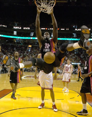 TyC：阿根廷对安哥拉将提前1小时；赛后斯卡洛尼将让球员放假（TyC：阿根廷vs安哥拉提前1小时开球；赛后斯卡洛尼将给球员放假）