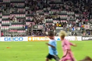 楚阿梅尼：我更喜欢踢6号位；阿隆索经常就后腰位置指导我（楚阿梅尼：我偏爱踢6号位，阿隆索常就后腰角色指点我）