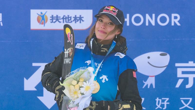 中国女足客战英格兰女足：邵子钦、王妍雯首发，王爱芳出战（中国女足客场挑战英格兰女足：邵子钦、王妍雯首发，王爱芳出场）