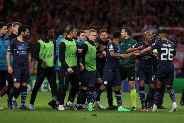 丹布：刚来国米劳塔罗踢球很自私，但现在他是完全的团队球员（丹布：劳塔罗初到国米踢得偏独，如今已成长为彻底的团队型球员）