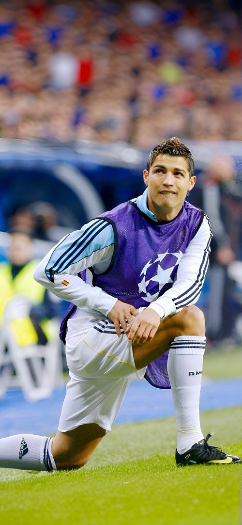 梅西雕像揭幕仪式上，梅西与宝莱坞影星沙鲁克-汗合影（梅西雕像揭幕现场，梅西与宝莱坞巨星沙鲁克·汗同框合影）