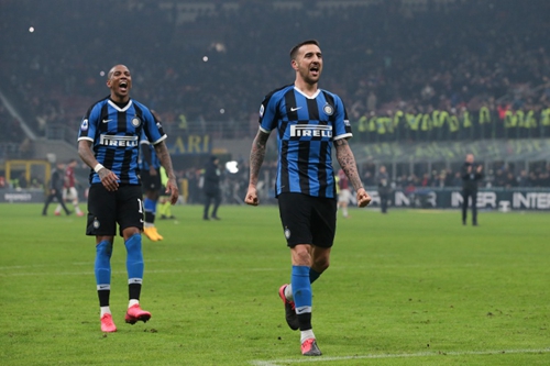 14轮不胜！佛罗伦萨客场1-3遭萨索洛逆转，沃尔帕托传射（苦吞14轮不胜！佛罗伦萨客场1-3被萨索洛翻盘，沃尔帕托一传一射）