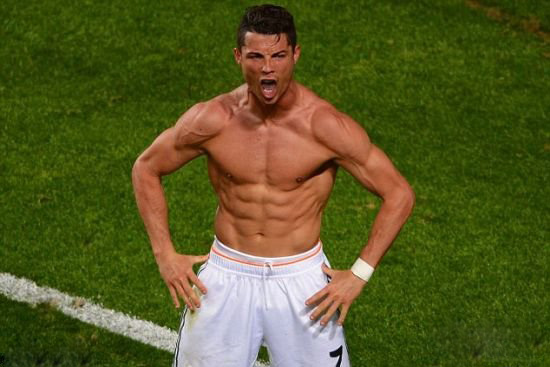 因右踝发炎，朗尼克取消了担任阿森纳vs拜仁解说嘉宾的计划（受右踝炎症影响，朗尼克取消参与阿森纳vs拜仁解说）