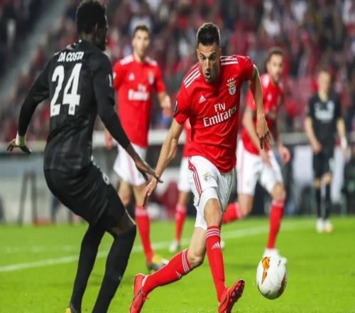 欧冠半场：卡尔进球被吹，凯恩中柱，拜仁暂0-0葡萄牙体育（欧冠半场战报：卡尔进球被判无效，凯恩中柱，拜仁暂与葡萄牙体育0-0）