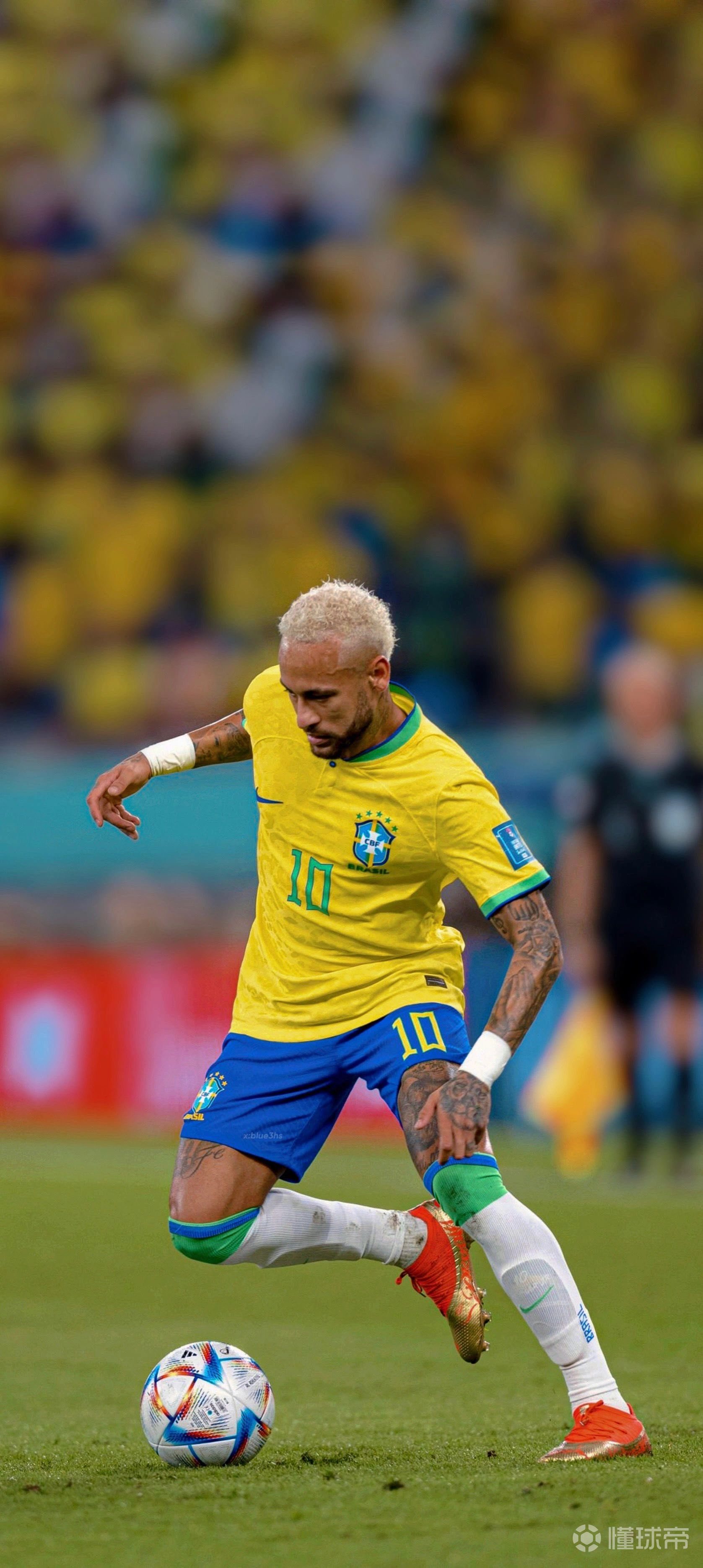 眼眶塌陷！赵鸿刚拳击生涯或终结，转型还是再战成艰难抉择（眼眶重伤，赵鸿刚拳击生涯或告终：转型抑或再战成两难选择）