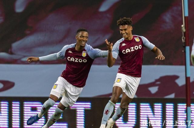 篮球篮网进攻端再现高光时刻（篮网进攻火力再度爆发）