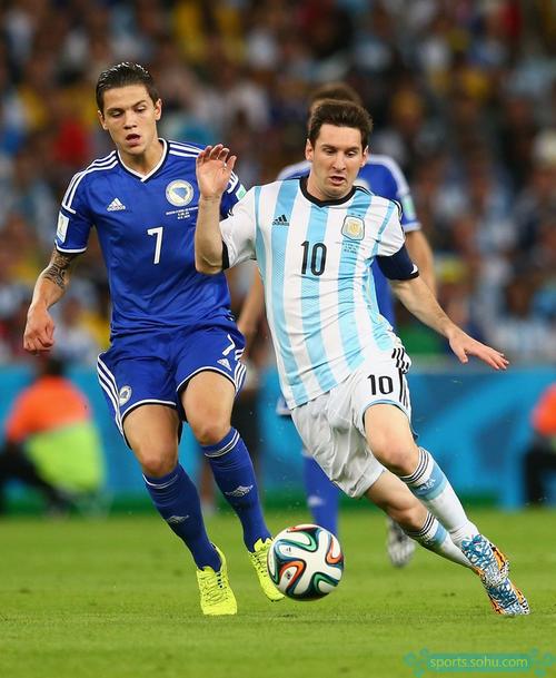 体坛：夏窗不少意向球员在了解亚泰队资金状况后都选择了观望（体坛：多位夏窗意向球员在知悉亚泰资金状况后转为观望）