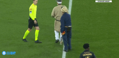 西媒：法兰克福球迷损坏诺坎普设施，巴萨向其索赔6100欧（西媒称：诺坎普设施遭损坏，巴萨向法兰克福球迷索赔6100欧元）